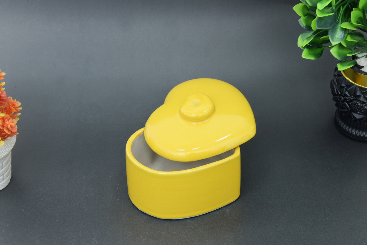 Hand-Painted Colorful Ceramic HeartShaped Jewelery Box with Lid