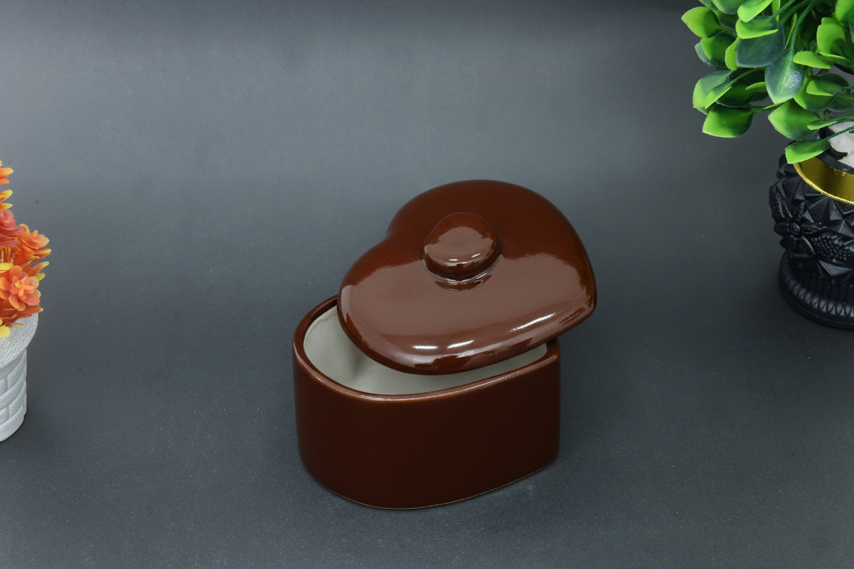 Hand-Painted Colorful Ceramic HeartShaped Jewelery Box with Lid